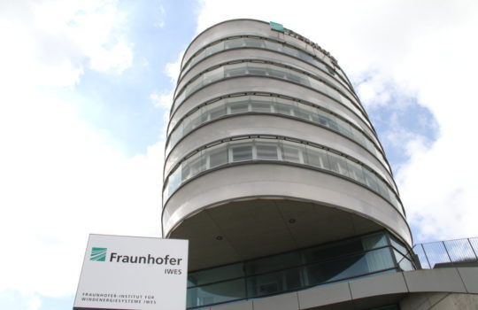 Forscht an schwimmenden Fundamenten für Windenergieanlagen: das Fraunhofer IWES-Institut in Bremerhaven. Foto: Helmut Stapel
