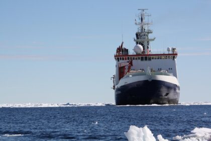 Bekommt mit der Polarstern II einen würdigen Nachfolger: der Forschungseisbrecher Polarstern. Foto: AWI/Folke Mehrtens