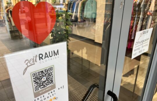 Nachhaltiges Start-Up mit Herz: das Second-Hand-Modegeschäft ZeitRaum in der Bremerhavener Fußgängerzone. Foto: Helmut Stapel