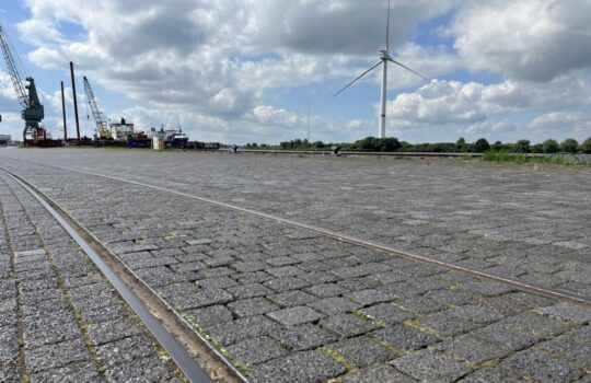 Soll reaktiviert und verstärkt genutzt werden: die Gleisanbindung des Fischereihafens. Foto: Stop press/Helmut Stapel
