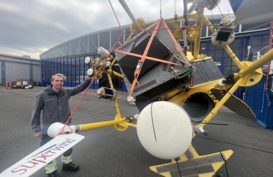 Stolz auf die Entwicklung der Lidar-Boje: Stephan Stone vom IWES. Foto: Helmut Stapel